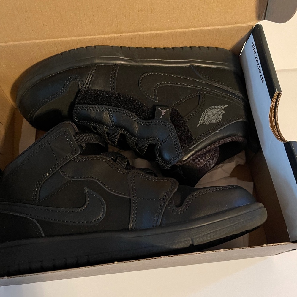 Jordan 1 Mid Alt (PS) sneakers toddler size 13c - Picture 2 of 5